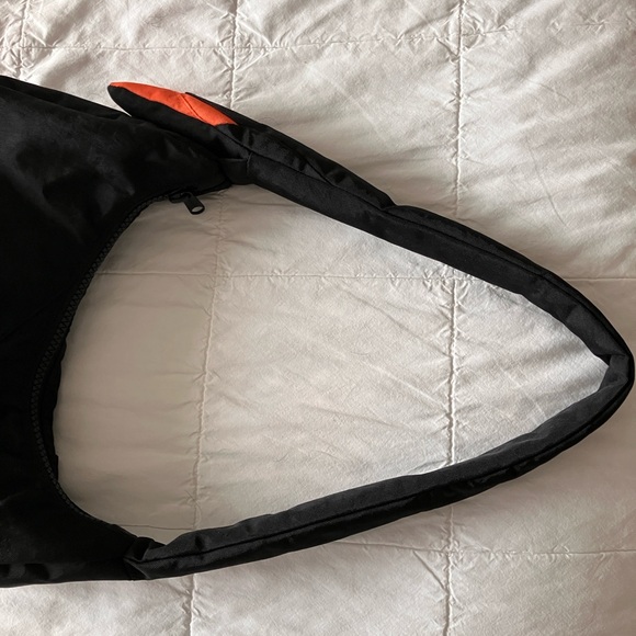 BAGGU Swan Shoulder Bag - Picture 5 of 6